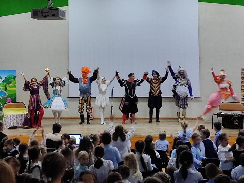 Группа «Калейдоскоп» порадовала юных пензенцев музыкальным спектаклем Группа «Калейдоскоп» порадовала юных пензенцев музыкальным спектаклем